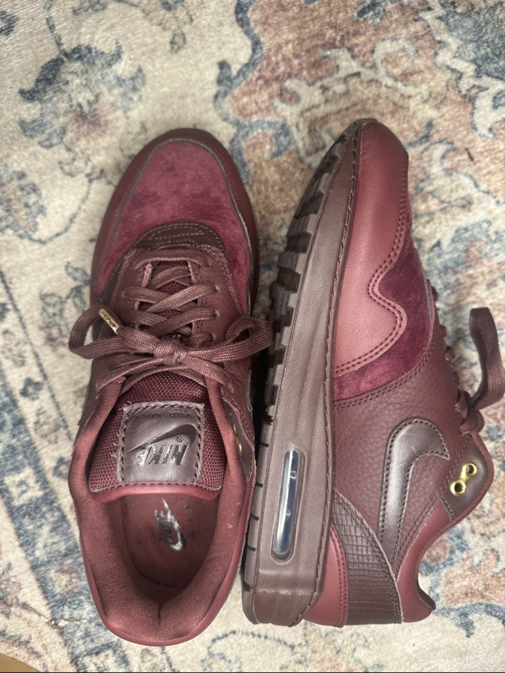 Nike Women’s Sneakers in Burgundy/Maroon